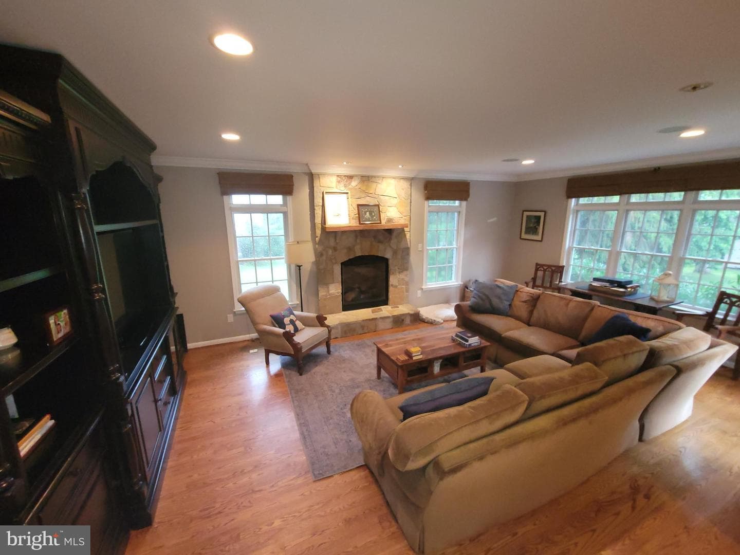 2424 Stanwick Road photo 17