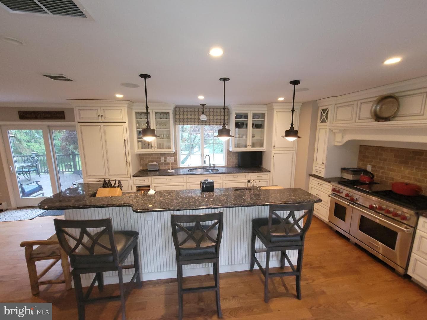 2424 Stanwick Road photo 3