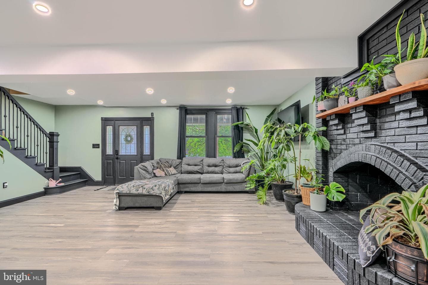 8011 Wood Avenue photo 10