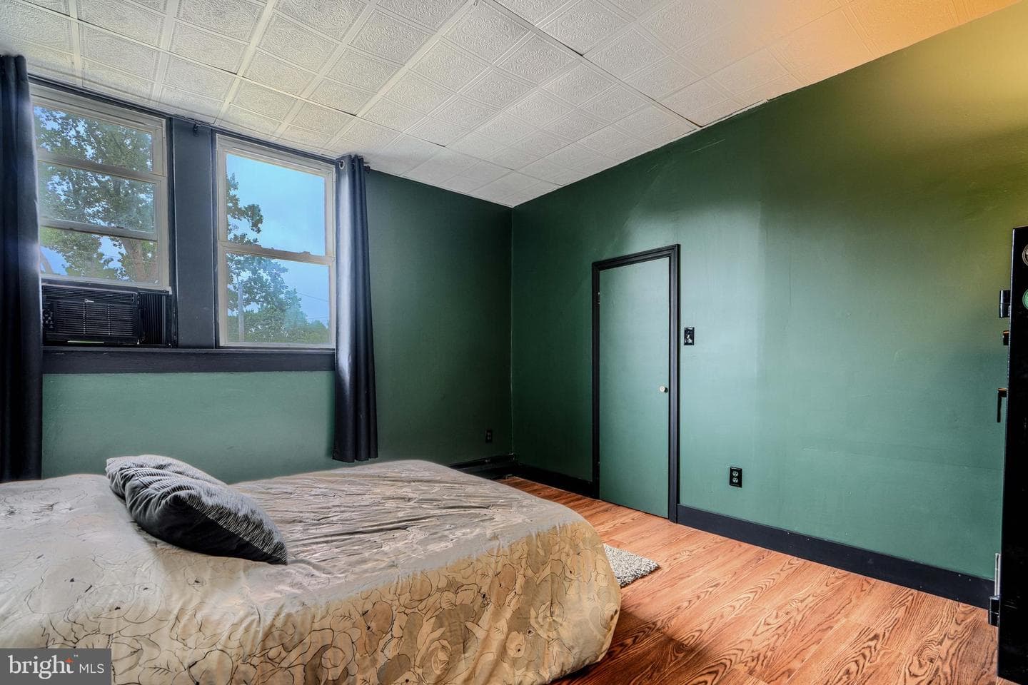 8011 Wood Avenue photo 30