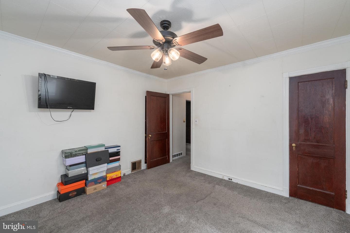 2721 Glendale Road photo 10