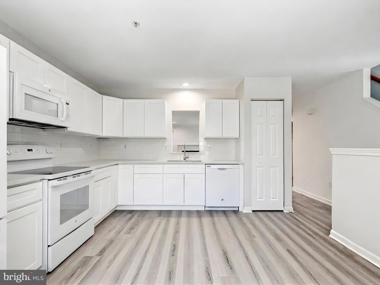 9867 Bon Haven Lane photo 10