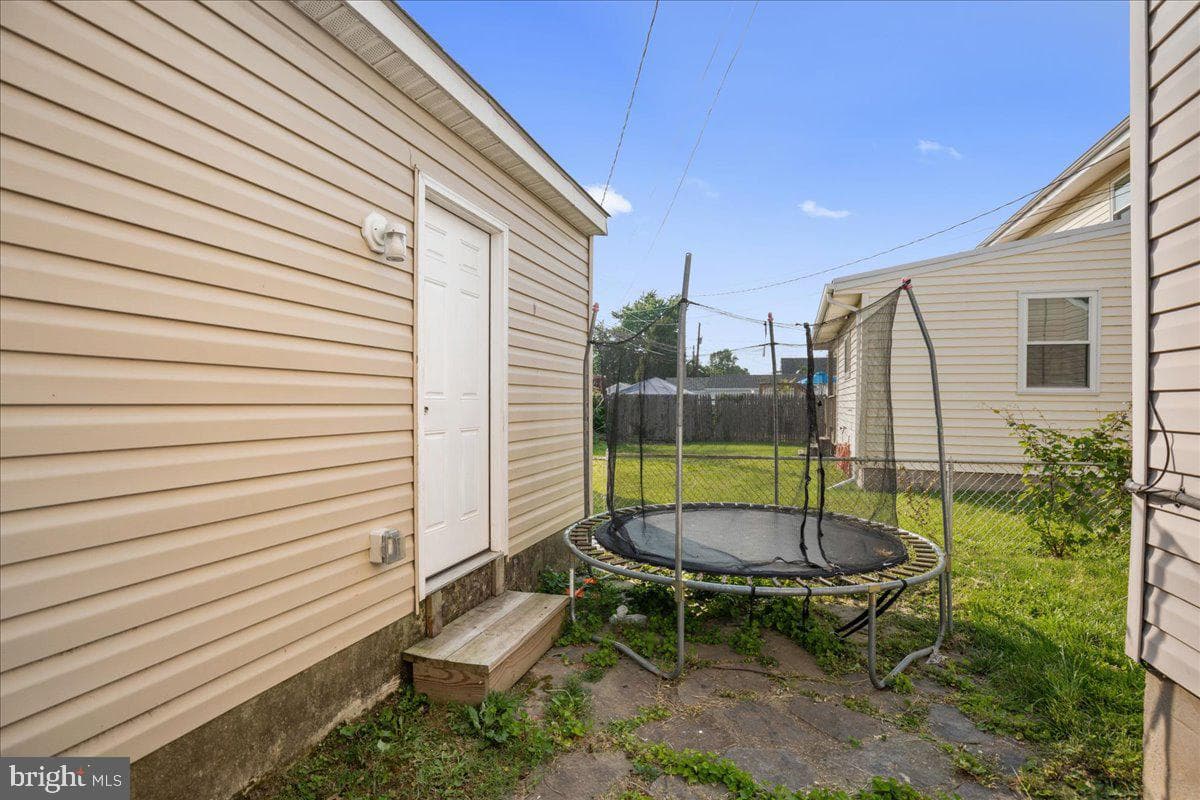 8255 Longpoint Road photo 18