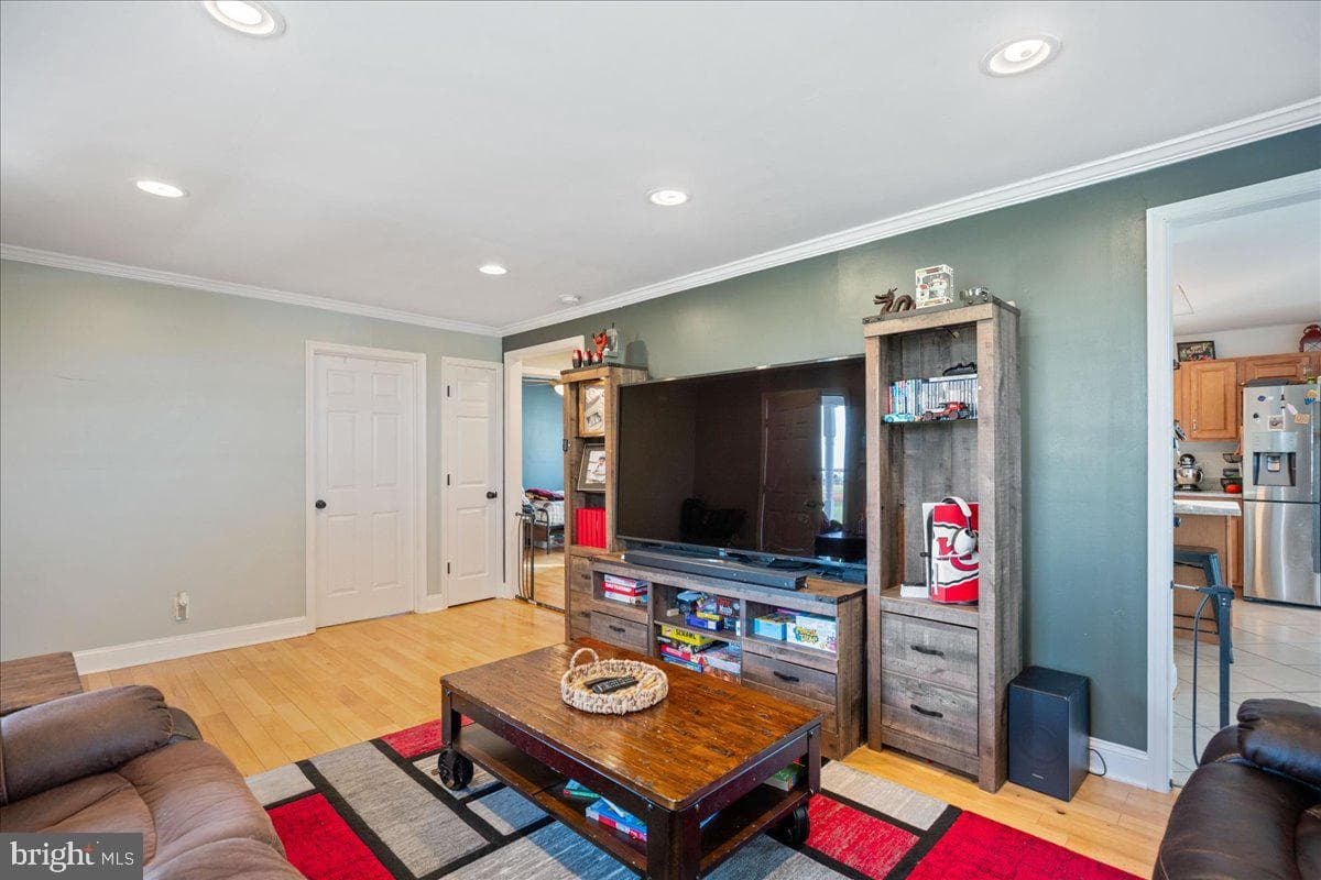 8255 Longpoint Road photo 24