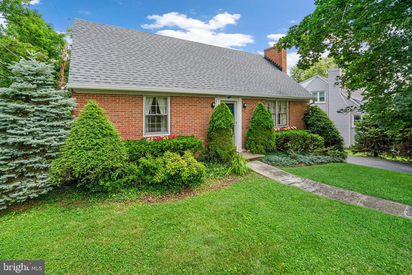 825 Fairway Avenue photo 2