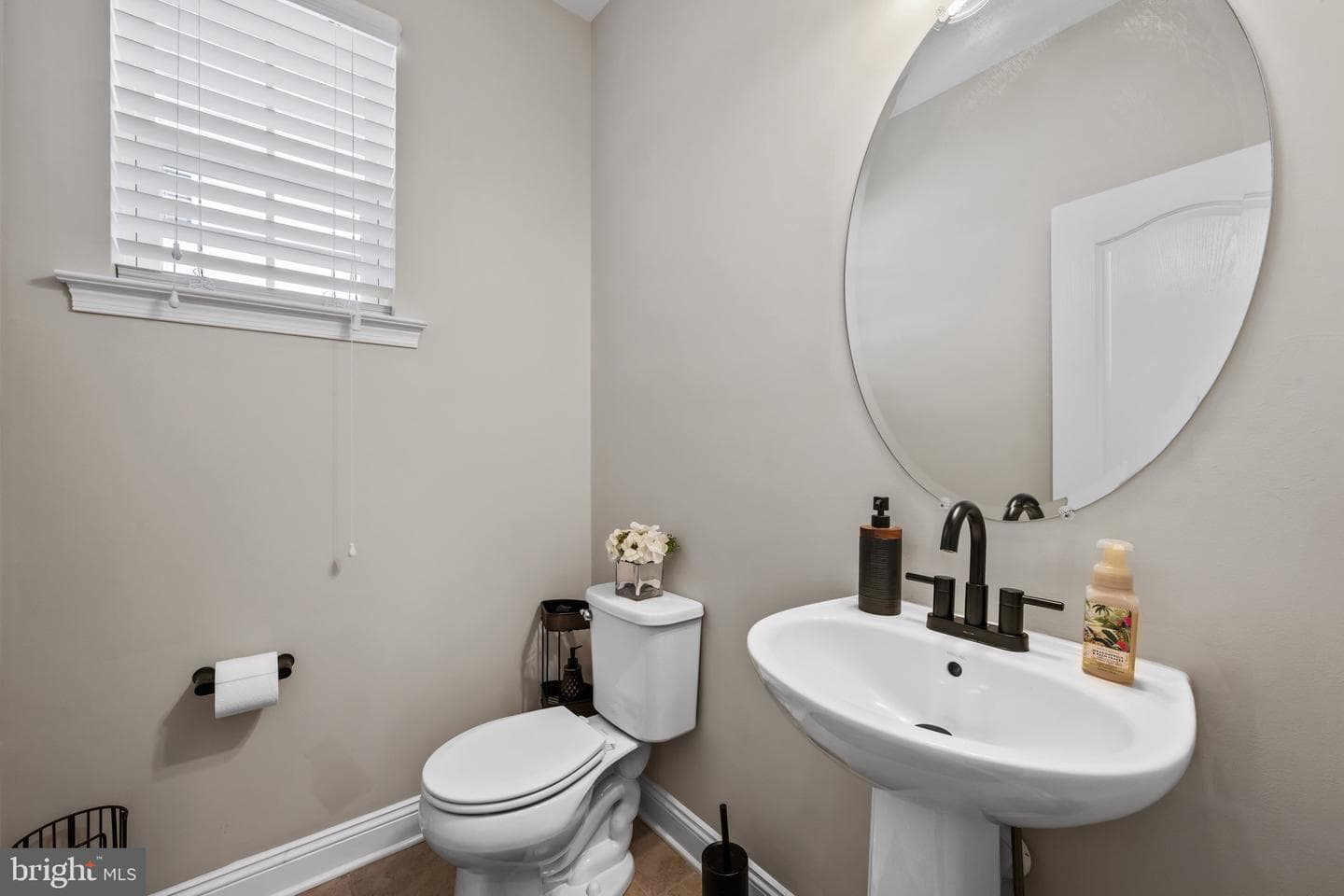 515 Whinstone Drive photo 15