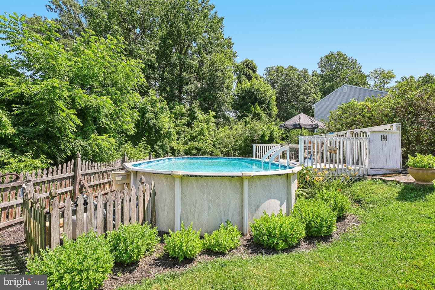 8 Yew Court photo 21