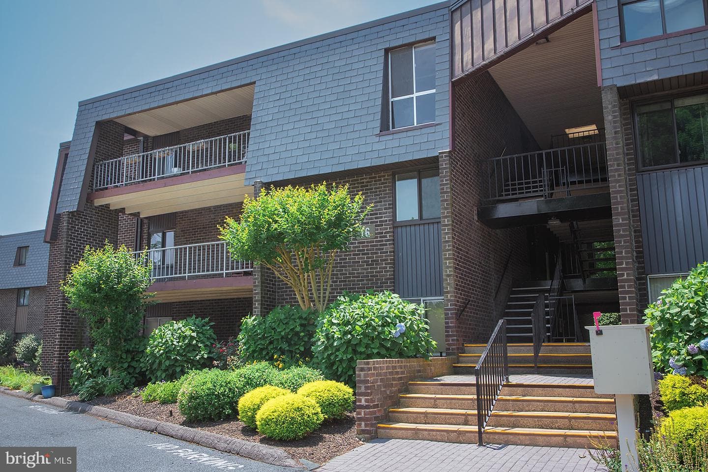 16 Stonehenge Circle #16-5