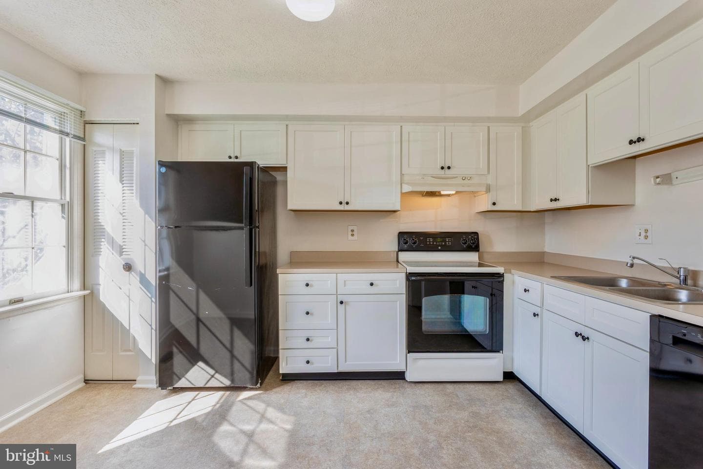8 Tatler Place photo 14