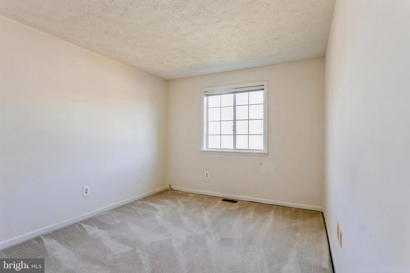8 Tatler Place photo 34