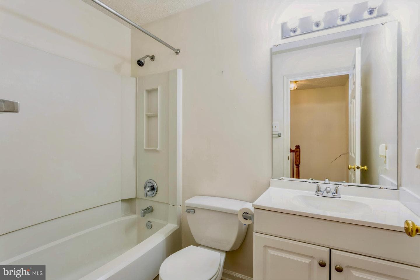 8 Tatler Place photo 36