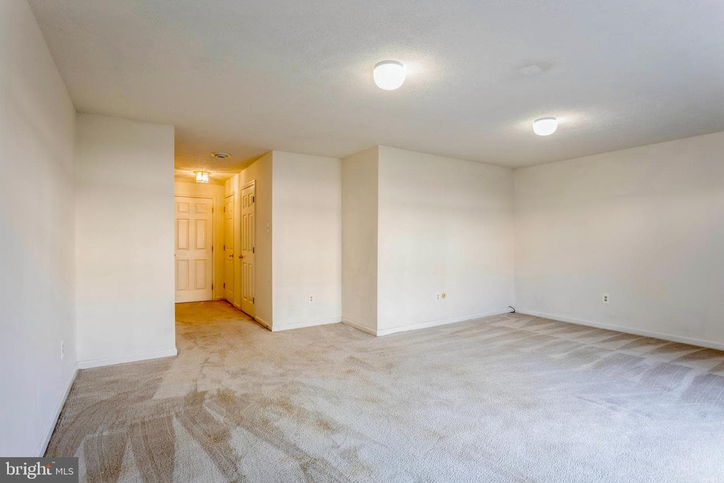 8 Tatler Place photo 45