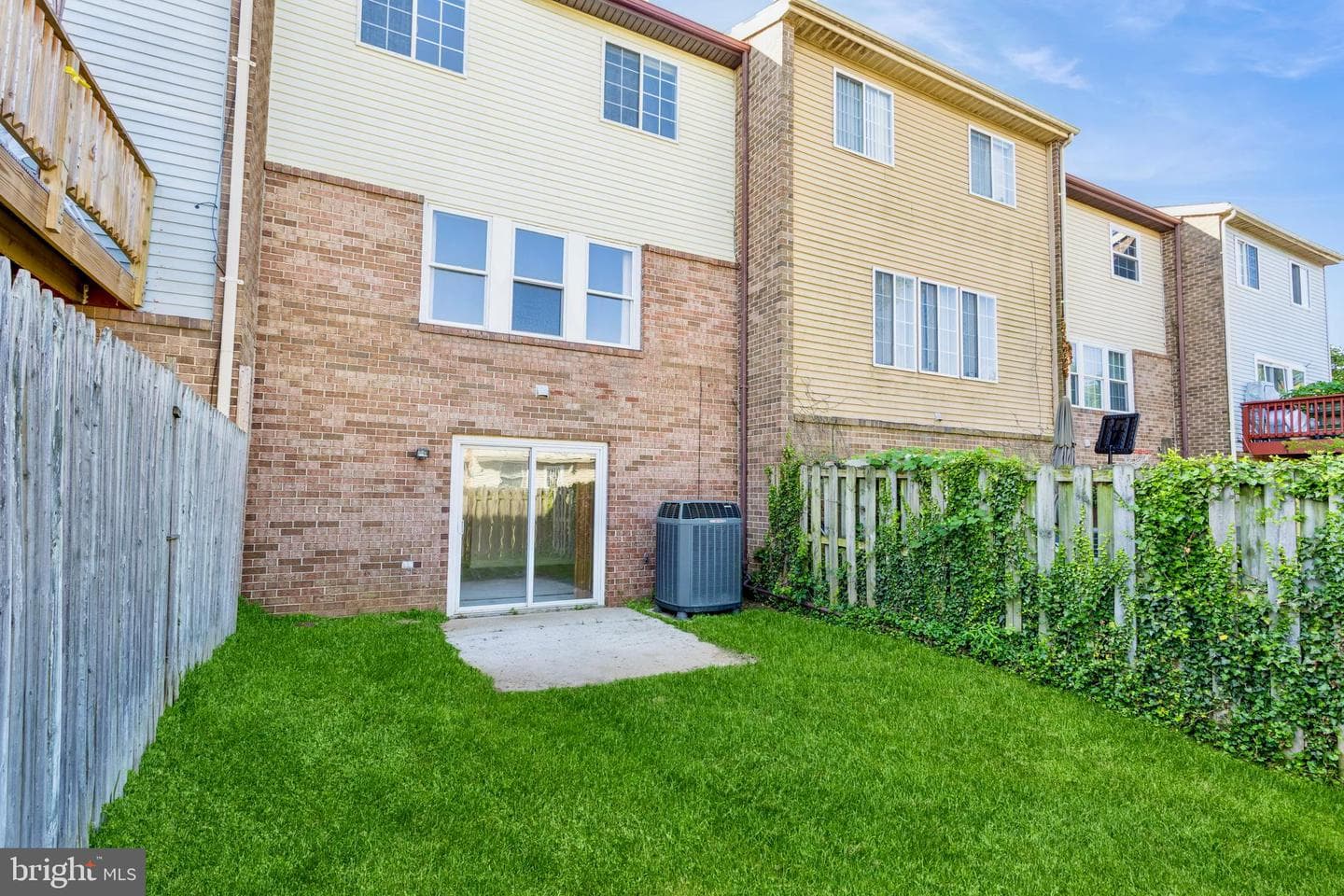 8 Tatler Place photo 52