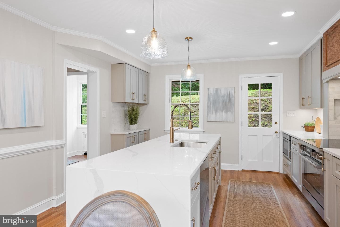 7819 Overbrook photo 18