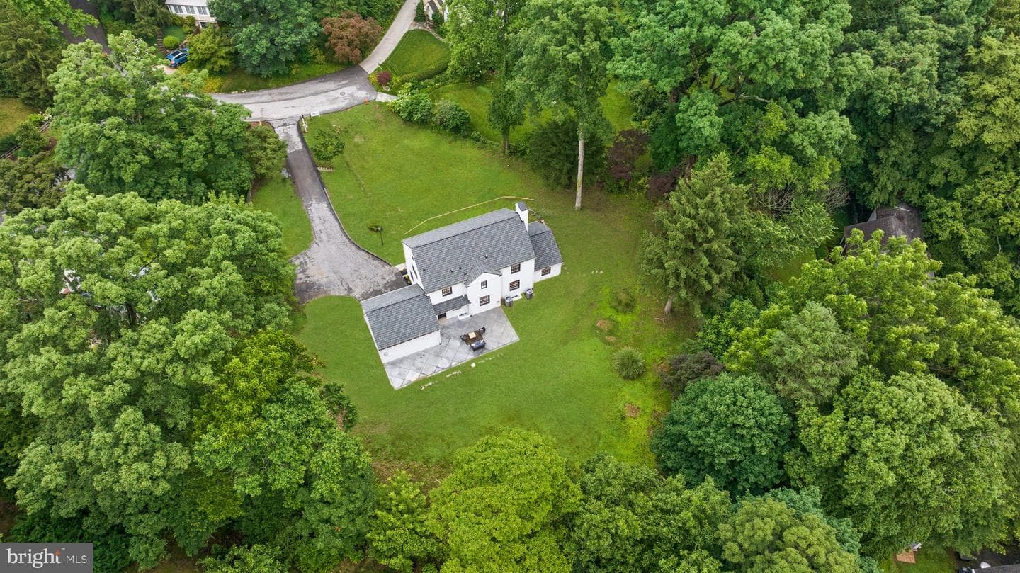 7819 Overbrook photo 22