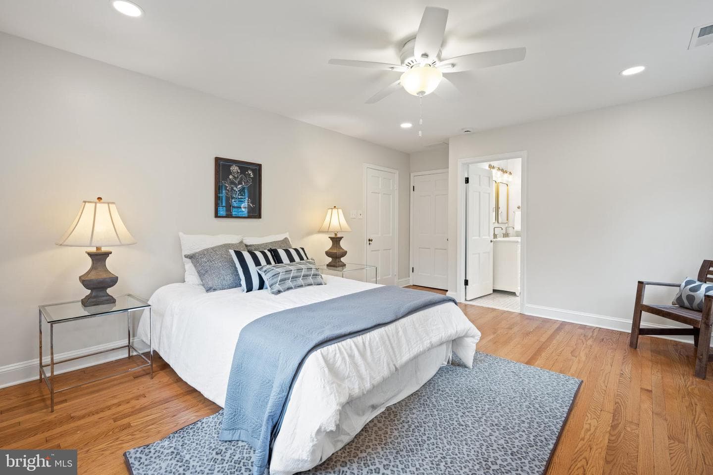 7819 Overbrook photo 40
