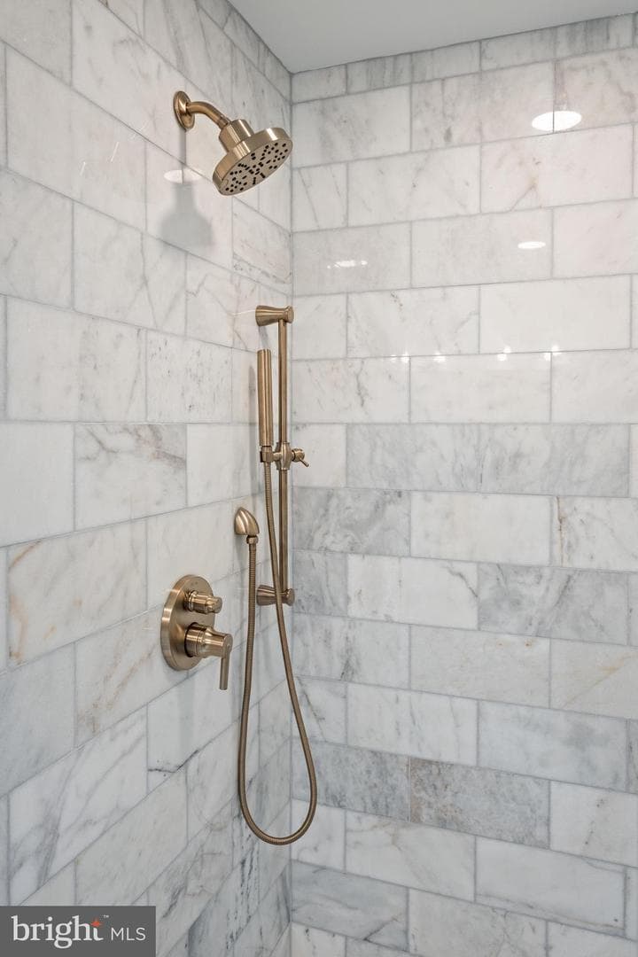 7819 Overbrook photo 46