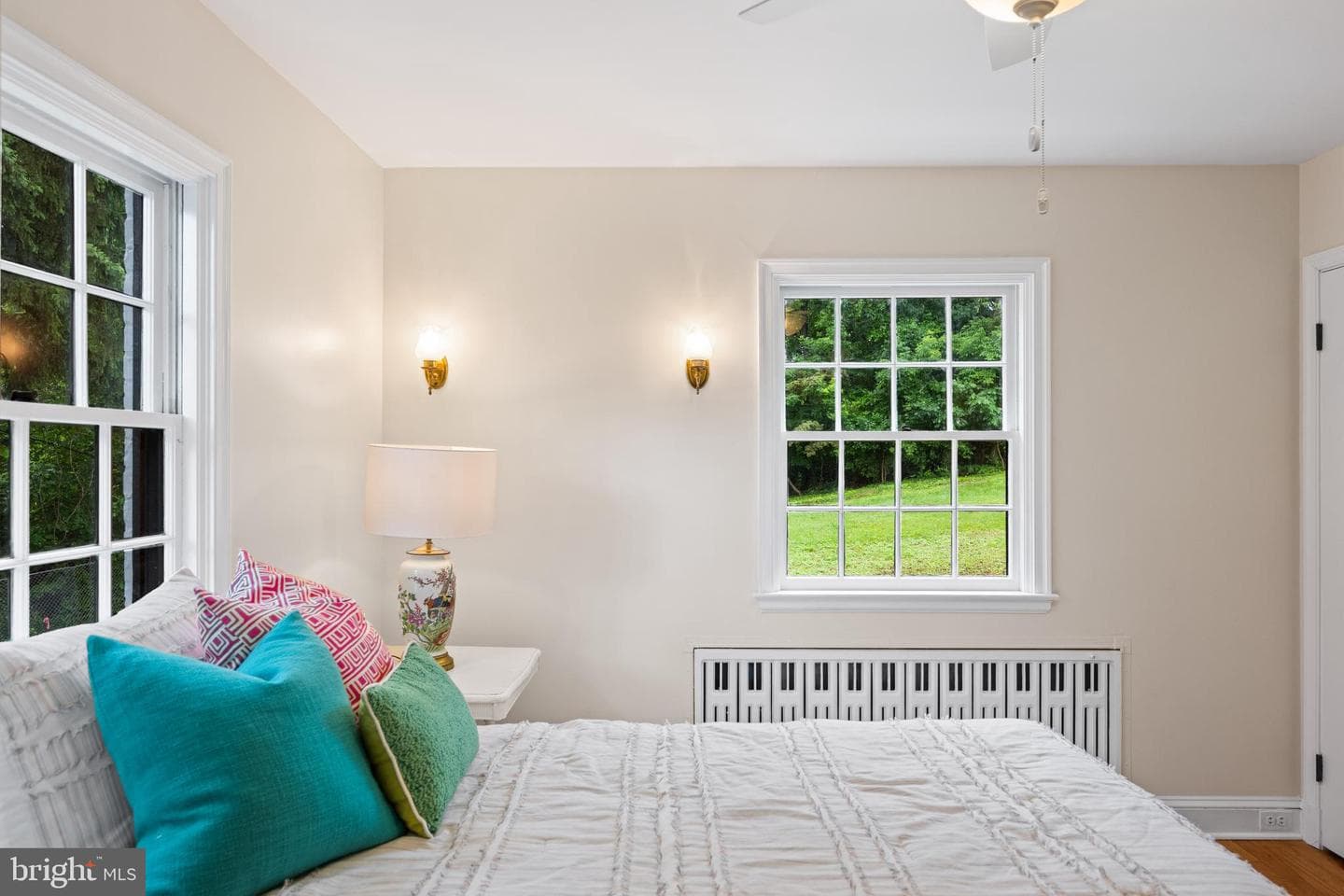 7819 Overbrook photo 55