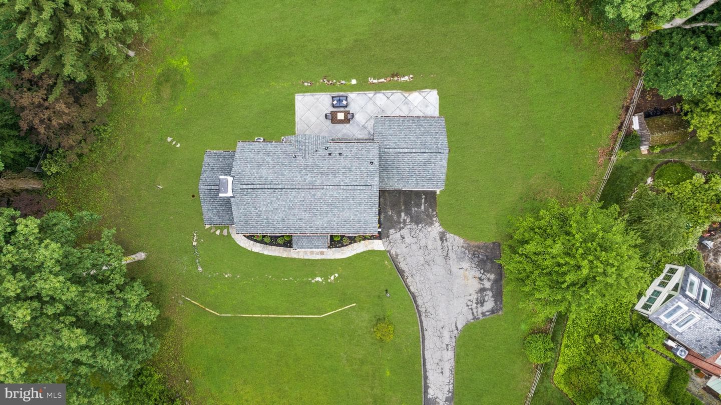 7819 Overbrook photo 74