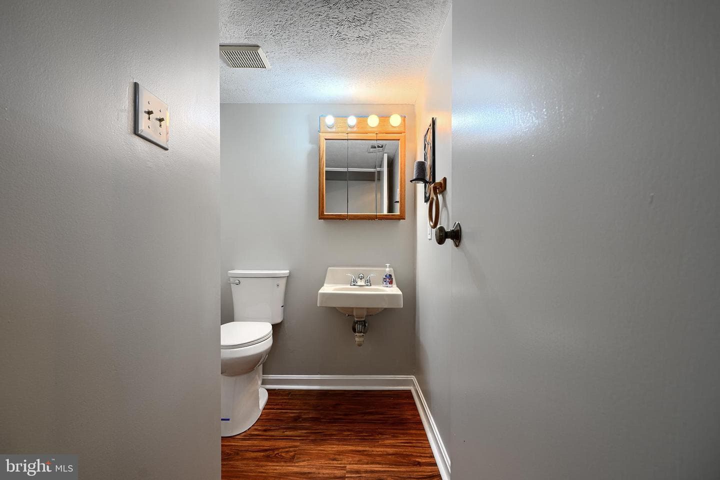16 Ayr Court photo 45