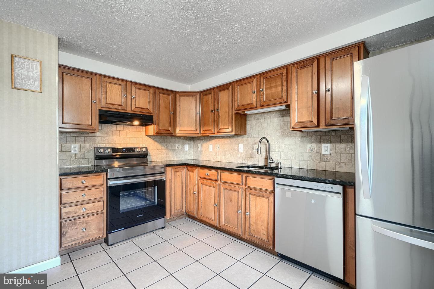 16 Ayr Court photo 6