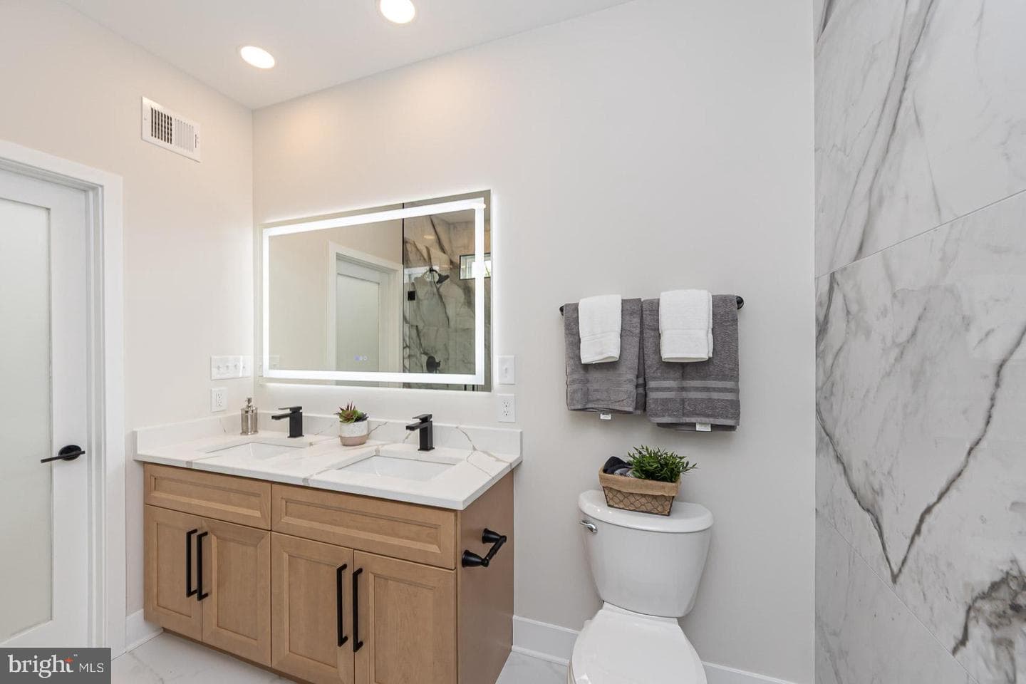 512 Marshall Avenue photo 27