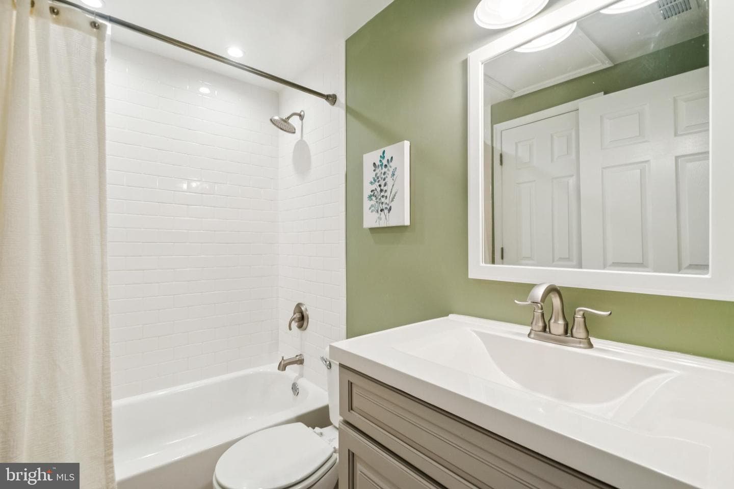 51 Shrewsbury Court photo 11
