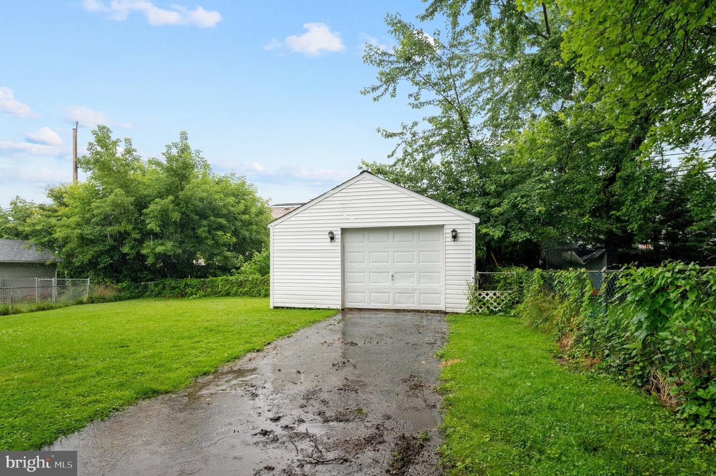 2614 Canterbury Road photo 22