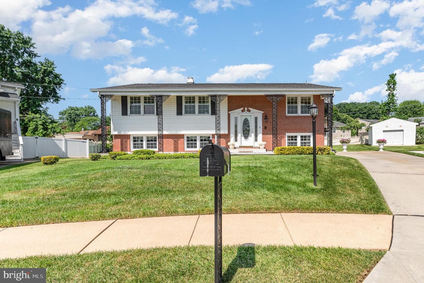11 Glenwest Court photo 4