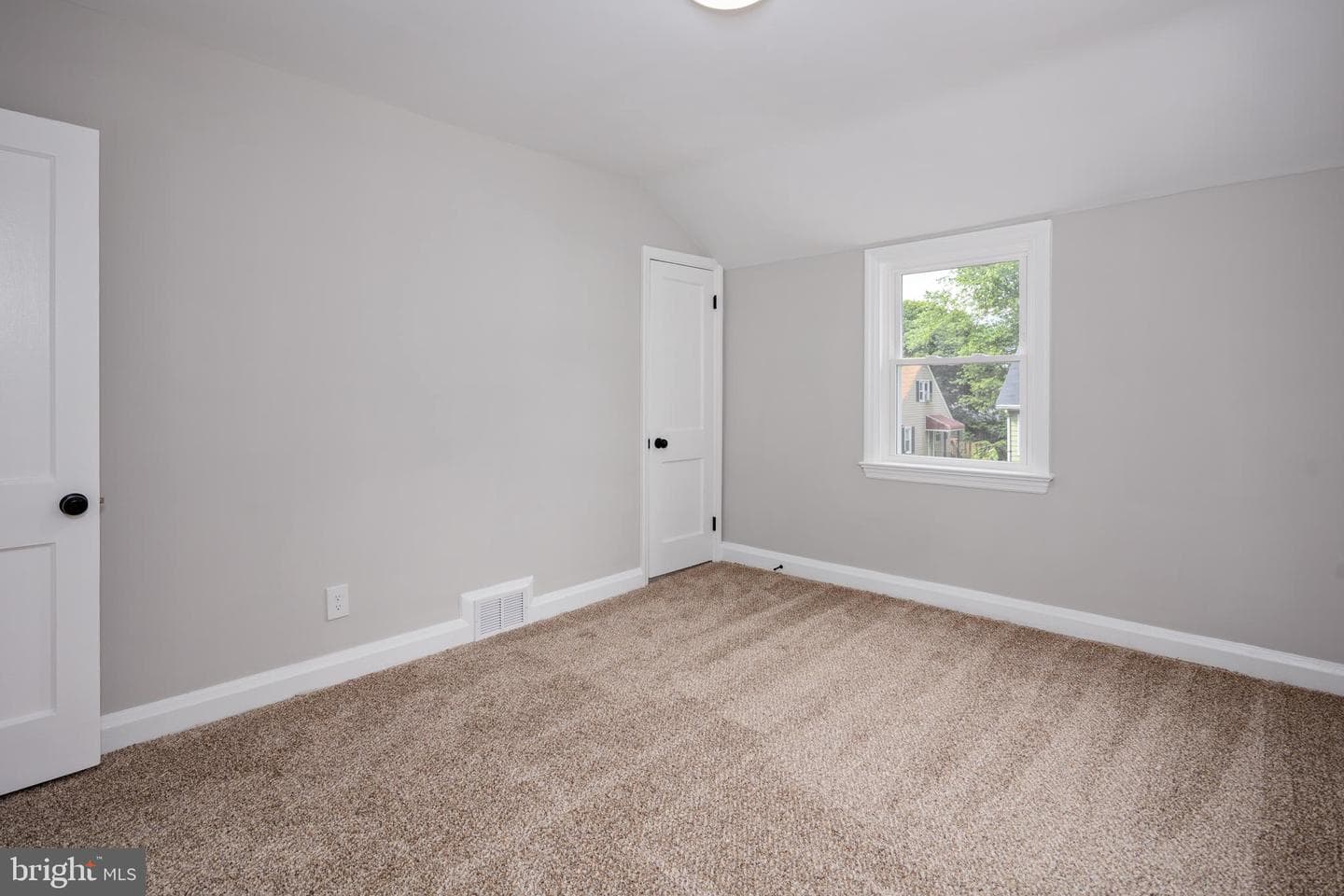 8207 Rockdale Avenue photo 15