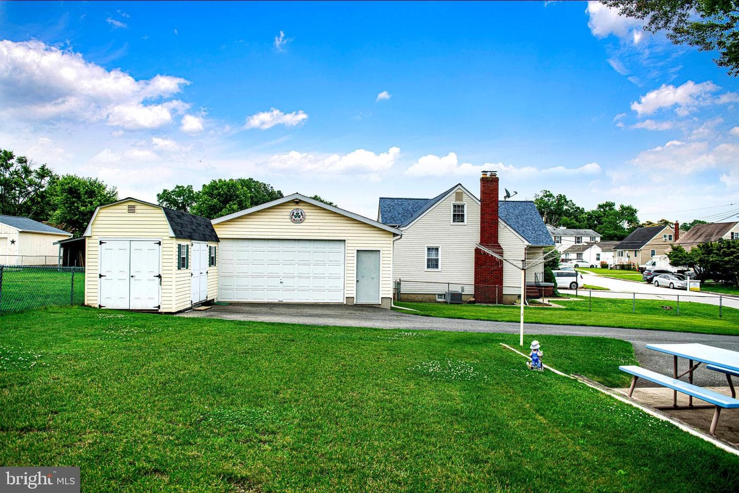 401 Riverside Road photo 14