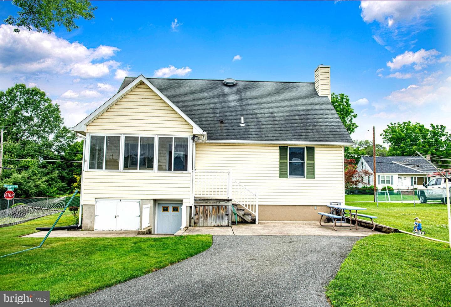 401 Riverside Road photo 19
