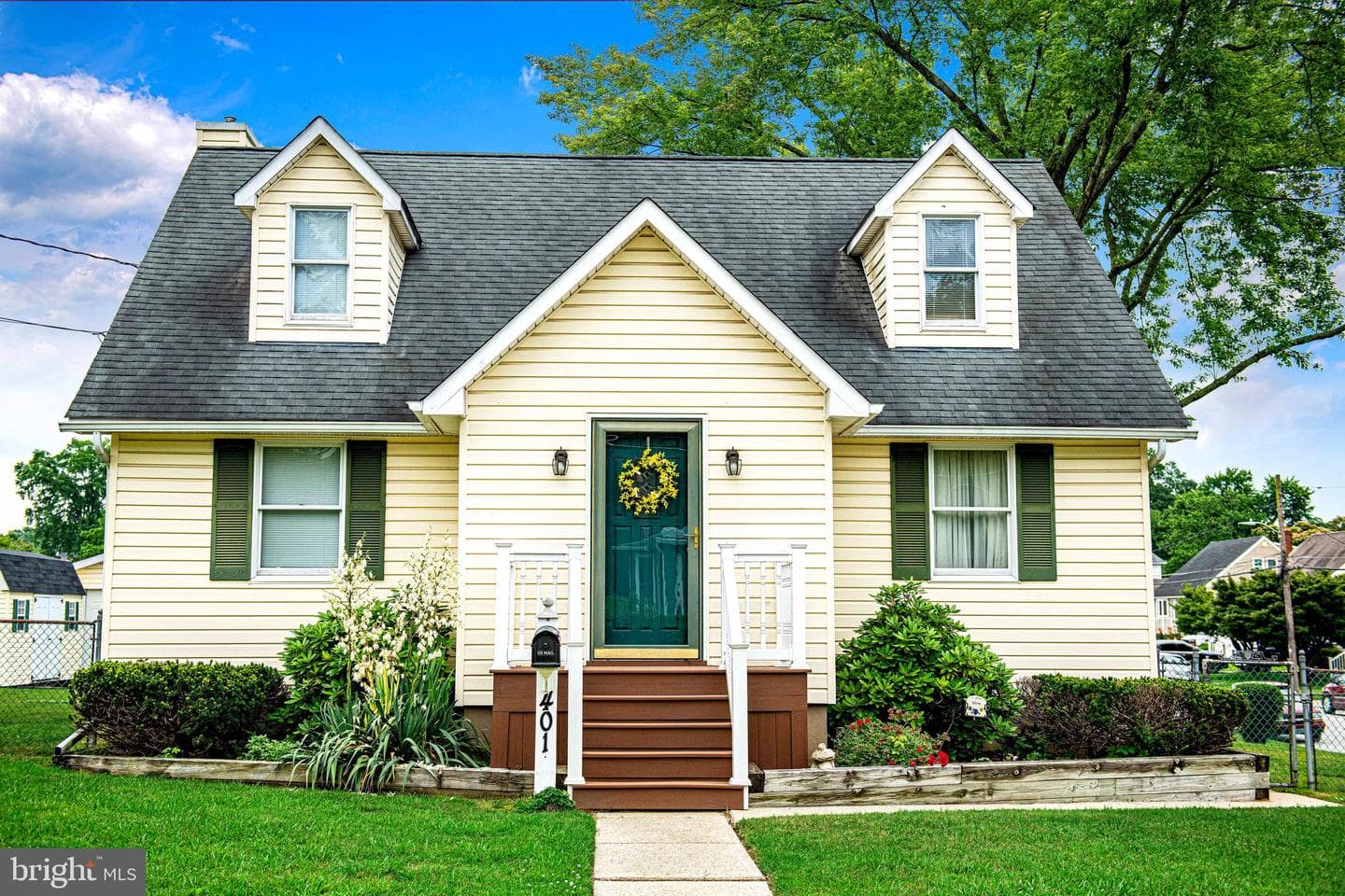 401 Riverside Road photo 3