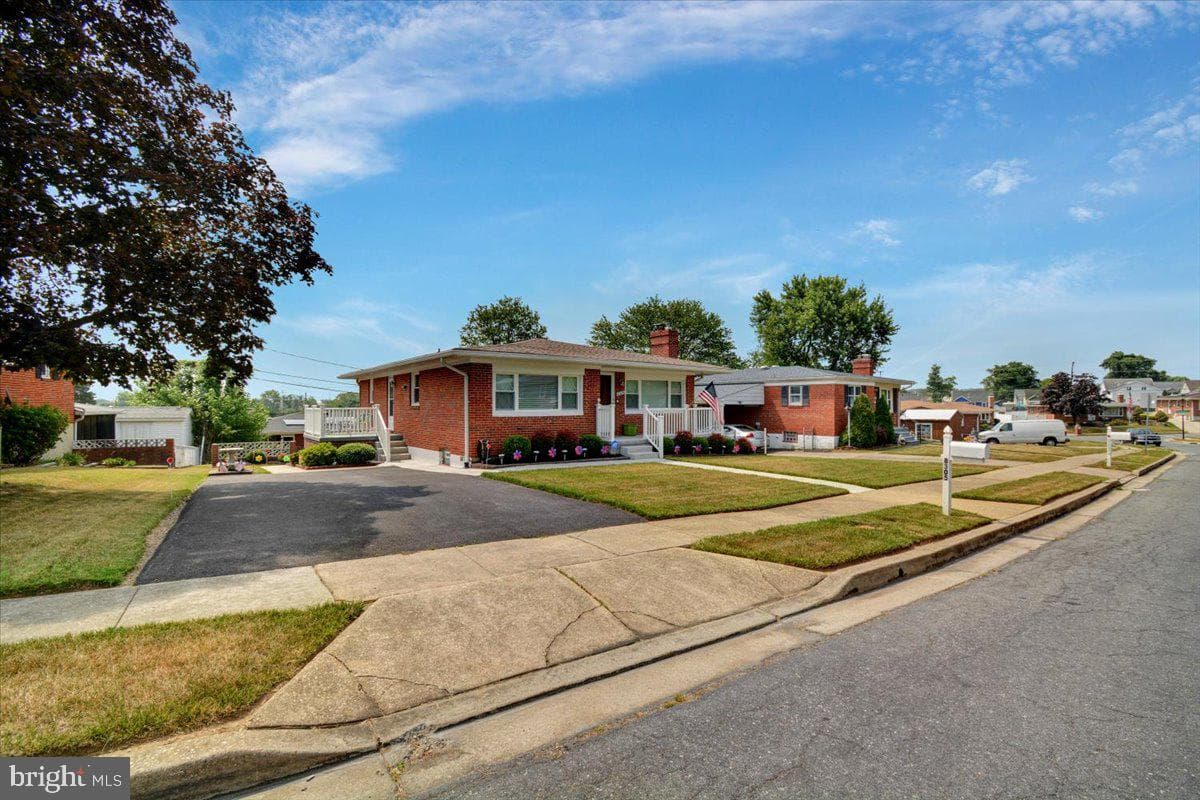 8305 Berkfield Road photo 2