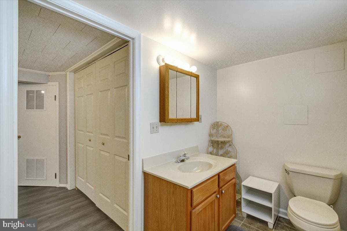8305 Berkfield Road photo 20