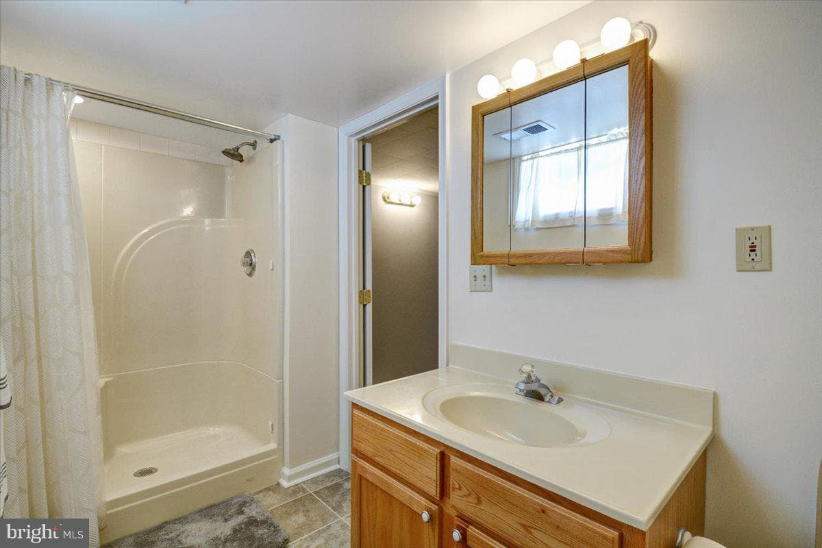 8305 Berkfield Road photo 21