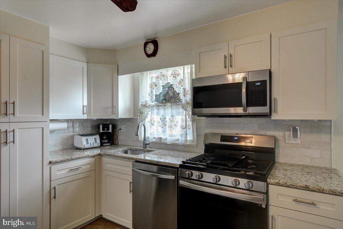 8305 Berkfield Road photo 7