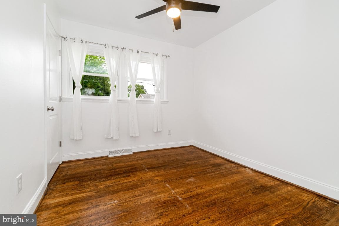 4312 Spencer Street photo 11