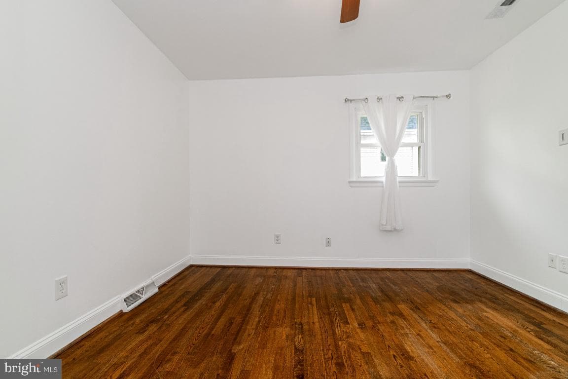 4312 Spencer Street photo 16