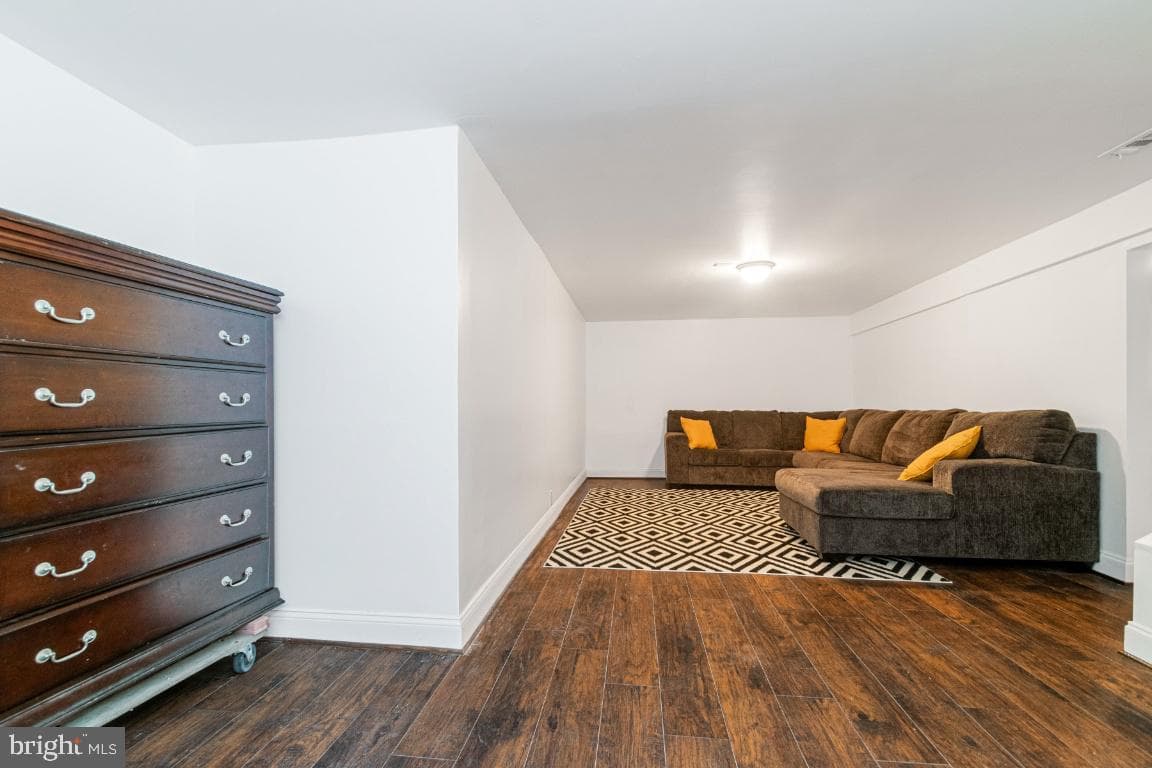 4312 Spencer Street photo 18