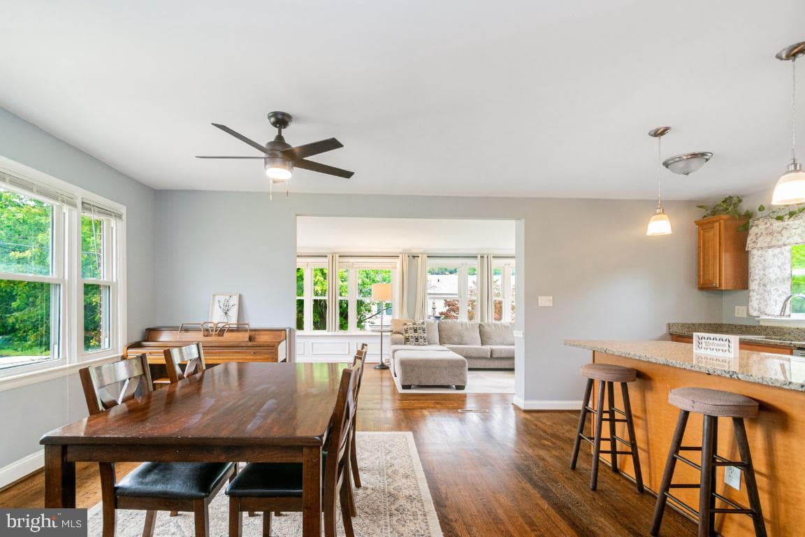 4312 Spencer Street photo 5