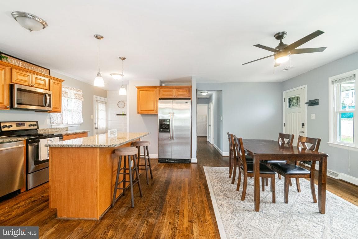 4312 Spencer Street photo 7