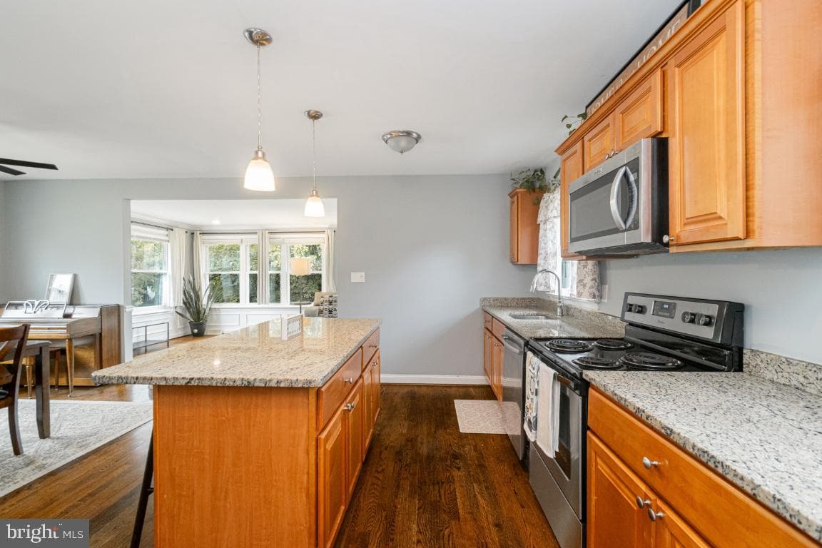 4312 Spencer Street photo 8