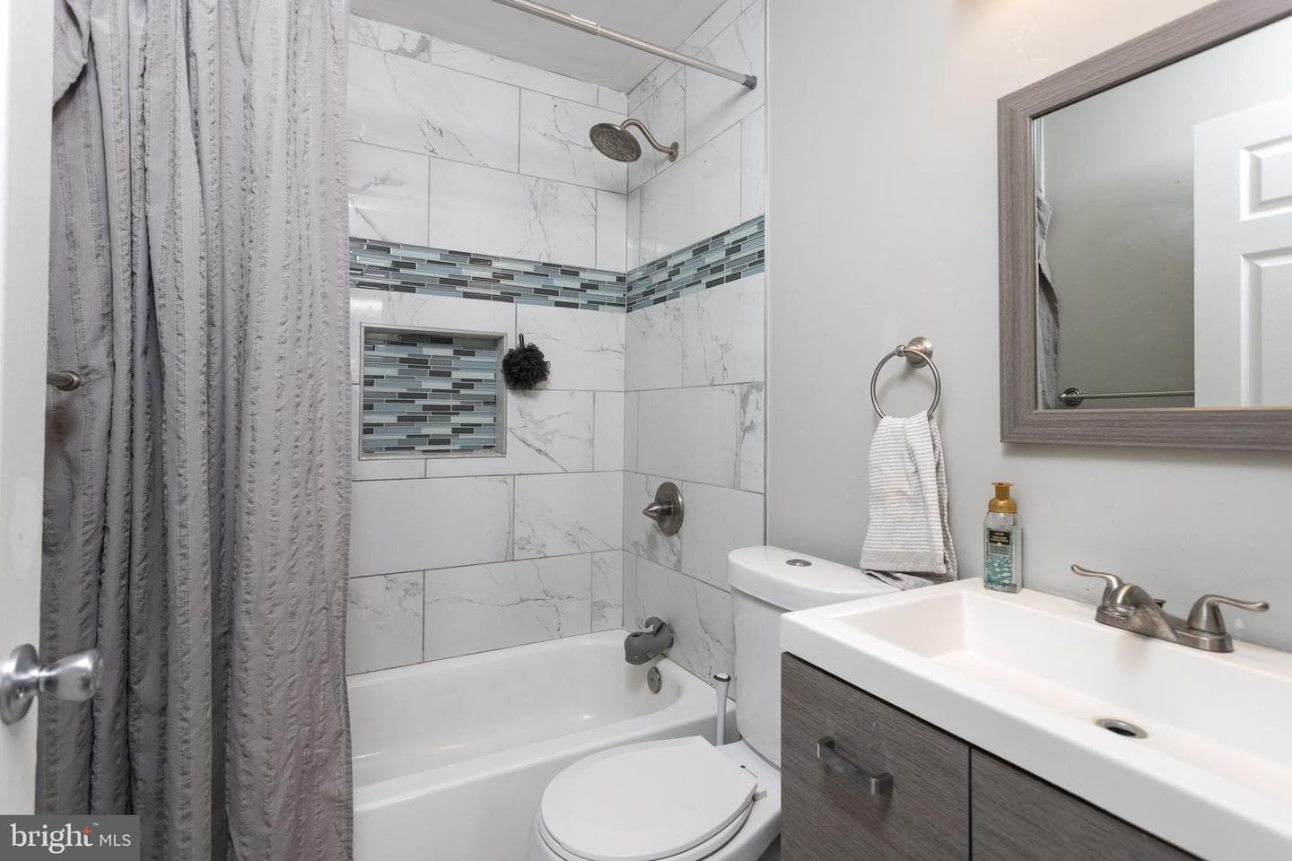 113 Alcock Road photo 10