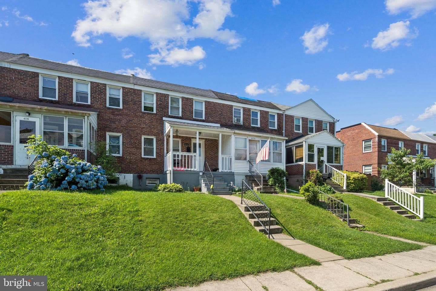 6733 Woodley Rd photo 2