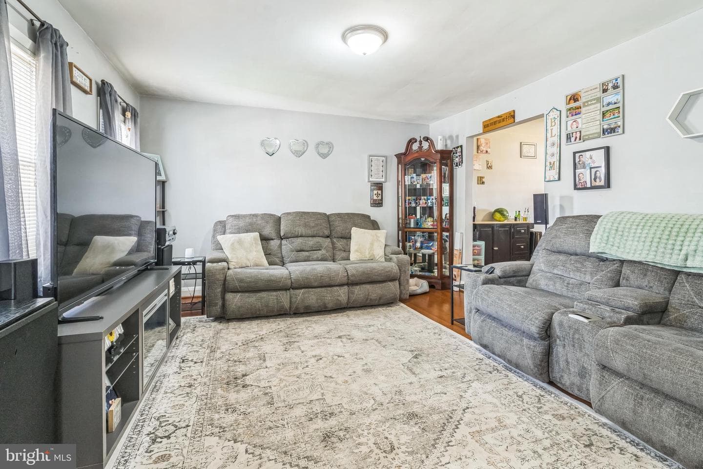 6733 Woodley Rd photo 5