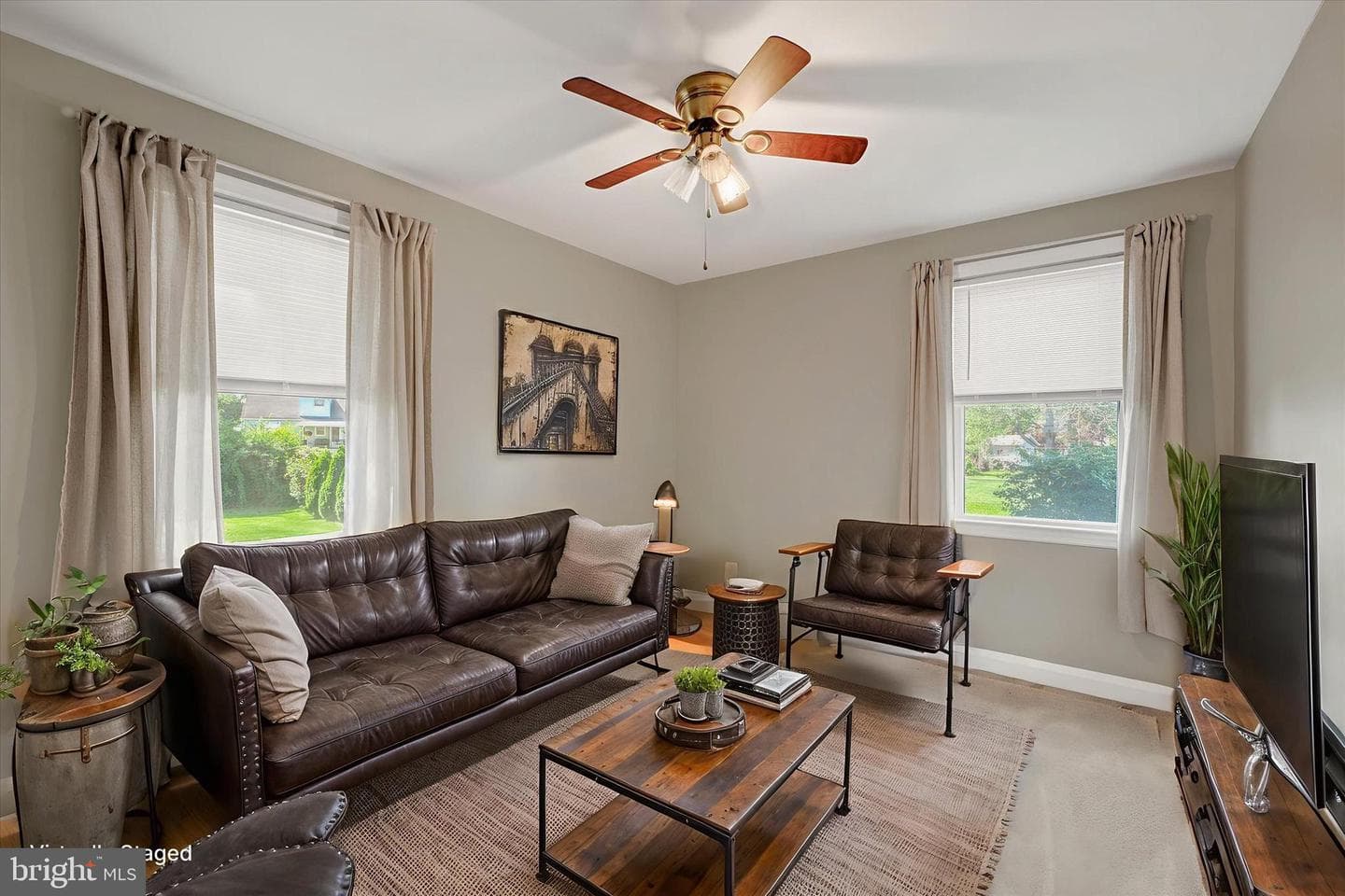9106 Yvonne Avenue photo 14