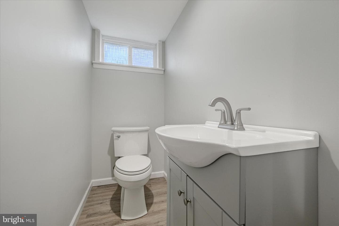 9106 Yvonne Avenue photo 28