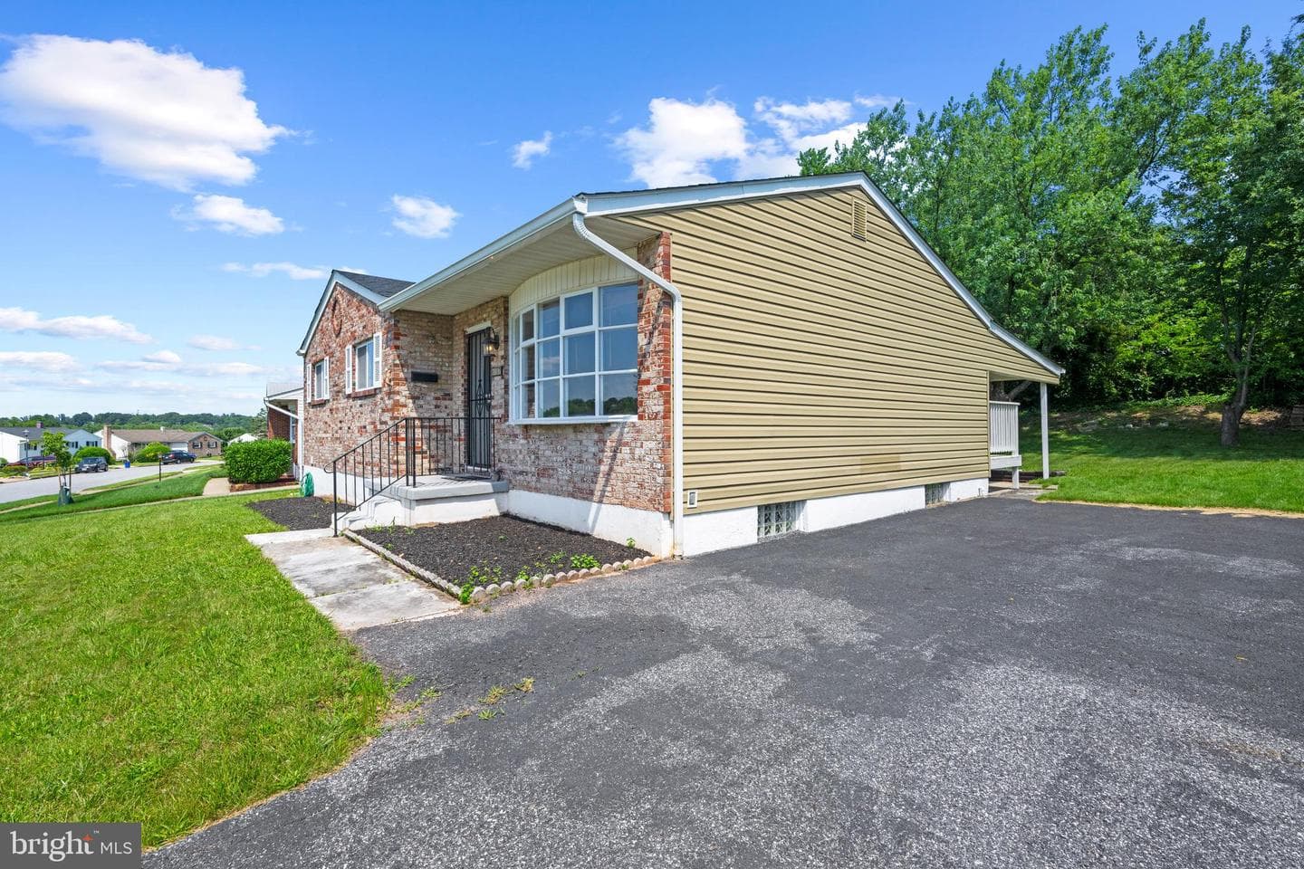 8107 Candle Lane photo 2