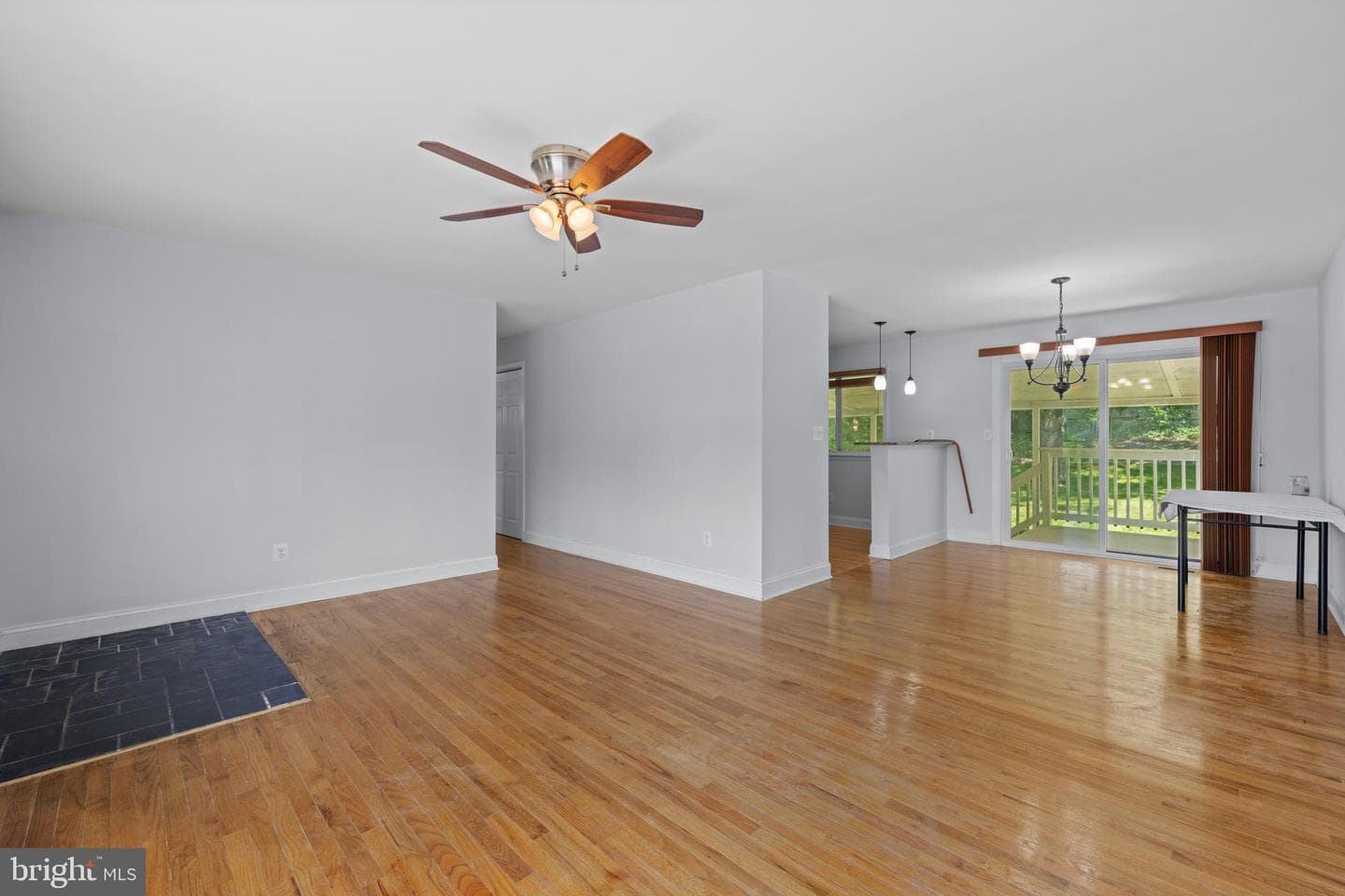 8107 Candle Lane photo 5